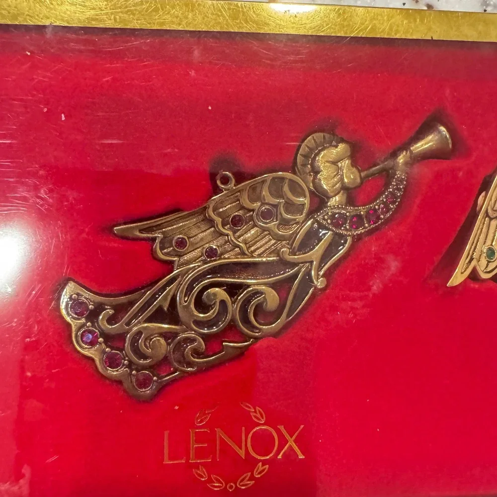 Lenox vintage jewel